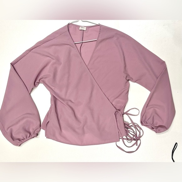 Aritzia Wilfred Lilia Blouse pink lilac color tie front wrap lavender - Picture 6 of 9